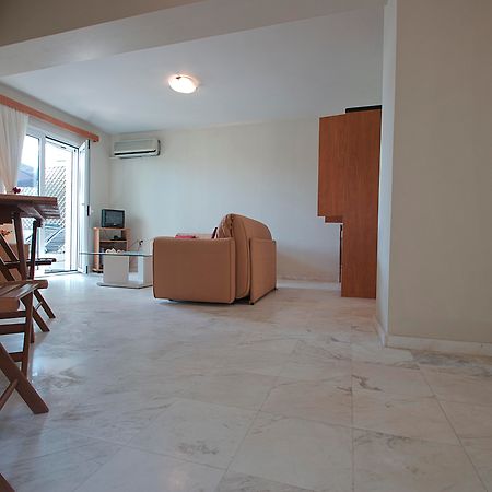 Sea Breeze Apartment Kalamaki  Exterior photo